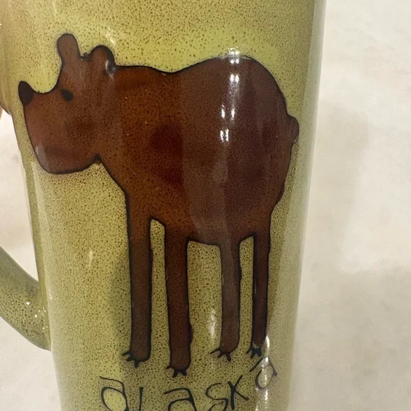 Arctic Circle Alaska Leggy Bear Green Mug - Picture 6 of 9
